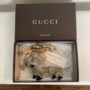 GUCCI Dog Dachshund / Beige & gold Color Keyring Keycharm Bagcharm